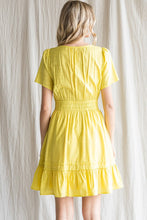 Load image into Gallery viewer, Womens Yellow Solid Side Pockets Stretch-Band Waist Dress
