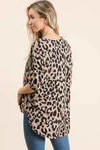 Load image into Gallery viewer, Womens Half Sleeve Cheetah Print Top
