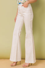 Load image into Gallery viewer, Wommens High Waisted White Jeans
