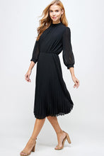 Load image into Gallery viewer, Womens Black Pleated Maxi Dress
