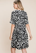Load image into Gallery viewer, Womens Black Animal Print Dress
