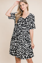 Load image into Gallery viewer, Womens Black Short Sleeve Leopard Print Dress
