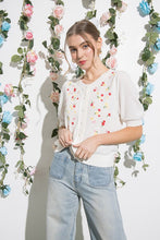 Load image into Gallery viewer, Womens White Flower Top
