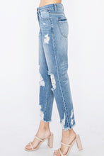Load image into Gallery viewer, Womens Medium Wash Distressed Jeans
